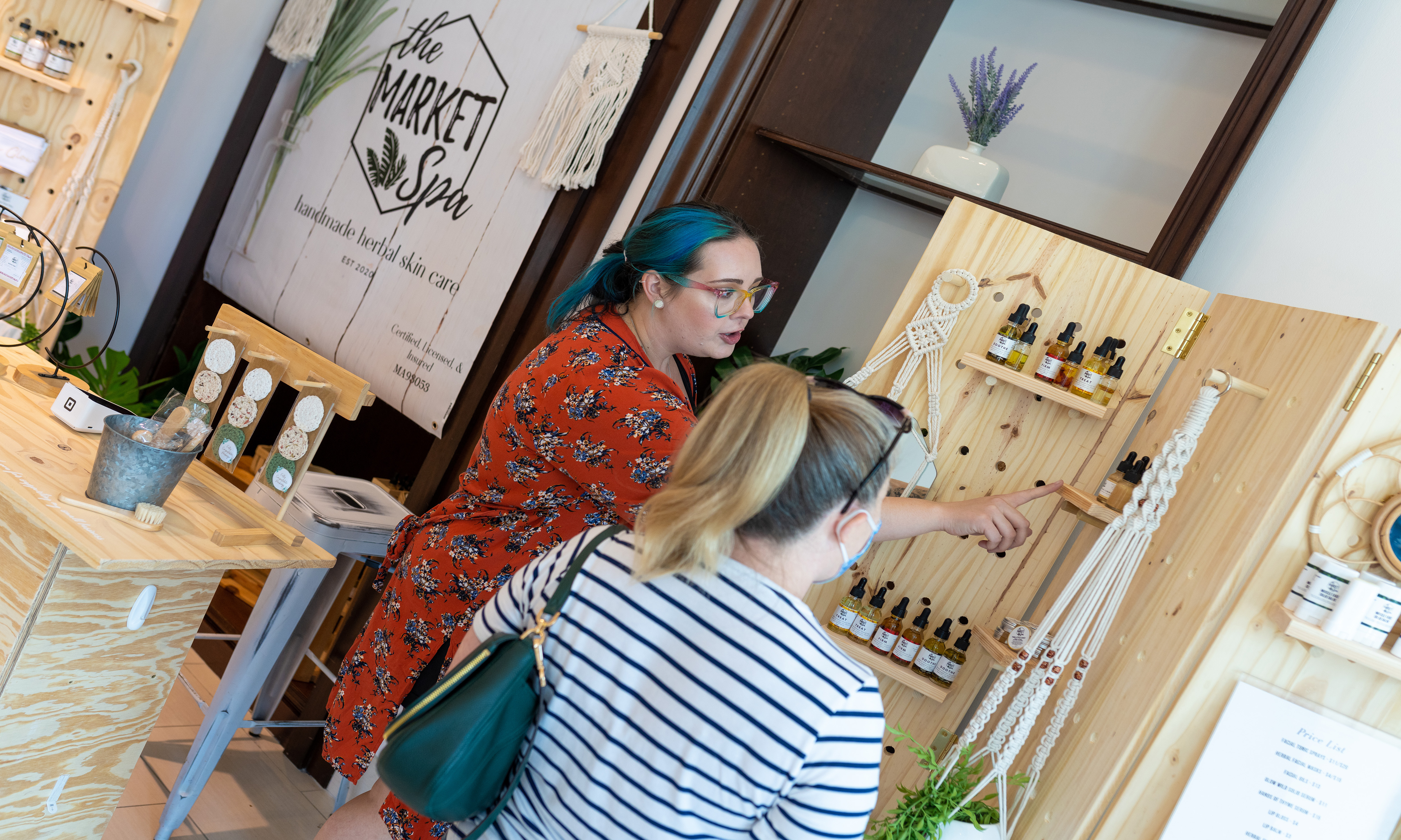 Hand and Harvest Artisan Market at The Mercato